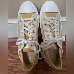 Converse Low-Tops - Sz 8 - Worn once! perfect condition!
